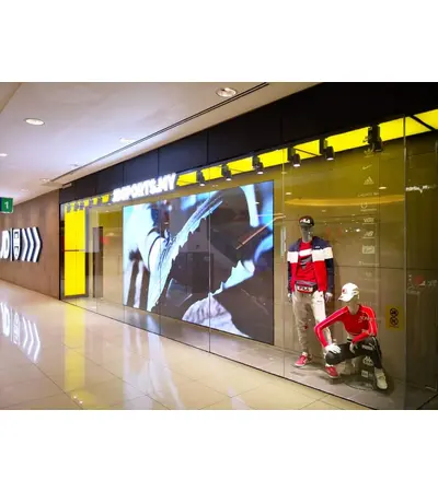Converting glass storefronts into a display screen, 4 image Converting glass storefronts into a display screen, 4 image